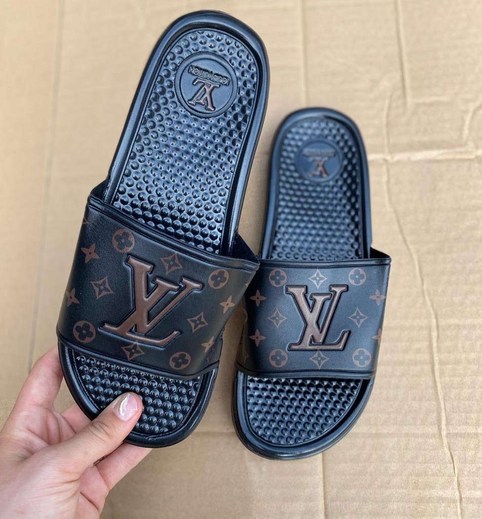 SHAPKA "LUIS VUITTON" TR-232