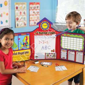 LEARNING RESOURCES - KOMPLET SHKOLLOR +3VJEC "PRETEND & PLAY SCHOOL SET UK VERSION" - 765023526424