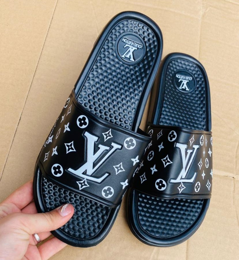 SHAPKA "LUIS VUITTON" TR-231