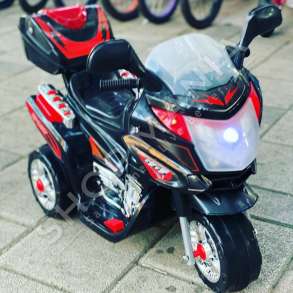 MOTOR ME BATERI ME 3 RROTA - E KUQE ME TE ZEZE, 2-6 VJEC