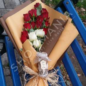 BUQETE TRENDAFILASH NE PAKETIM KARTONI